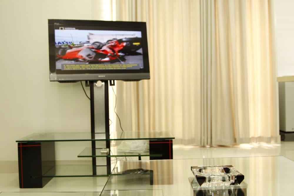 Nascent Gardenia Luxury Suites ธากา ภายนอก รูปภาพ